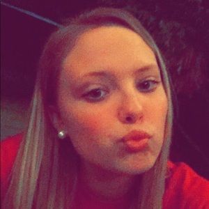 Meet your Posher, Makayla